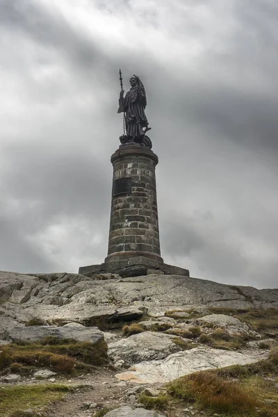 Άγαλμα του Αγίου Βερνάρδου στην μεγάλη St Bernard περάσει, Ελβετία — Φωτογραφία Αρχείου