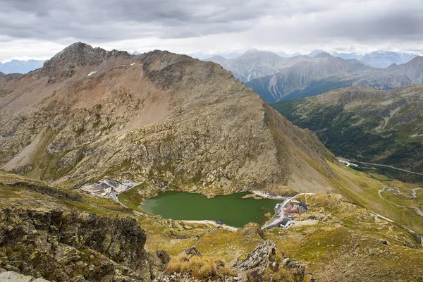 Большой перевал Сан-Бернарда в Швейцарии — стоковое фото