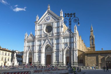 Florence, İtalya - Hazi 18, 2016: basilica Santa Croce (Kutsal haç Bazilika) üzerinde Hazi 18, 2017 Floransa, Toskana, İtalya