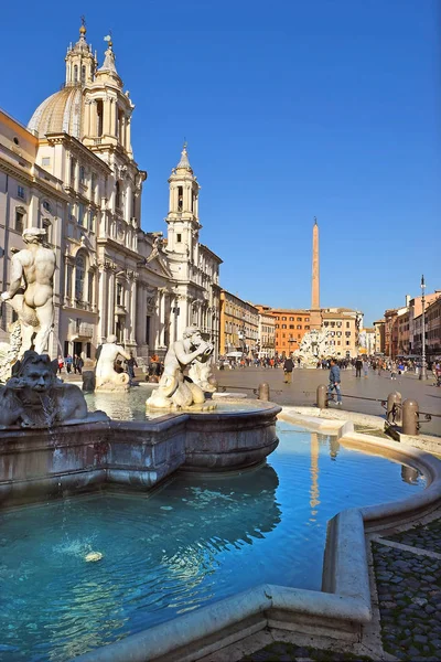 意大利 1月23日 那广场的看法从侧面的喷泉莫罗 2018年1月23日 意大利 — 图库照片