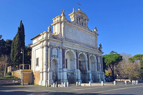 Paola 喷泉也被称为 Fontanone 巨大的喷泉位于 Janiculum 意大利 — 图库照片