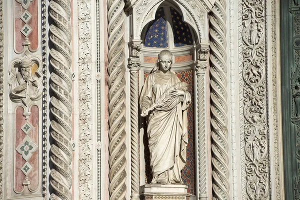 Elementy Dekoracyjne Fasadzie Katedry Santa Maria Del Fiore Duomo Florencja — Zdjęcie stockowe