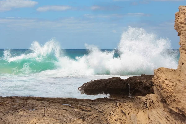 Mořské Vlny Které Narazilo Skály Tantura Přírodní Rezervace Severní Izrael — Stock fotografie