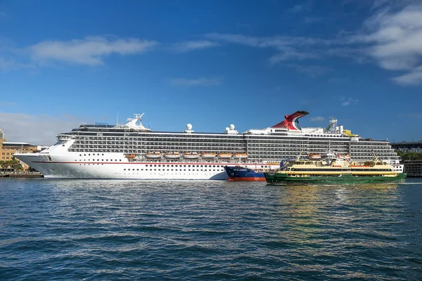 Sydney Australië Maart 2018 Oceaanstomer Cruise Die Carnival Legend Geparkeerd — Stockfoto