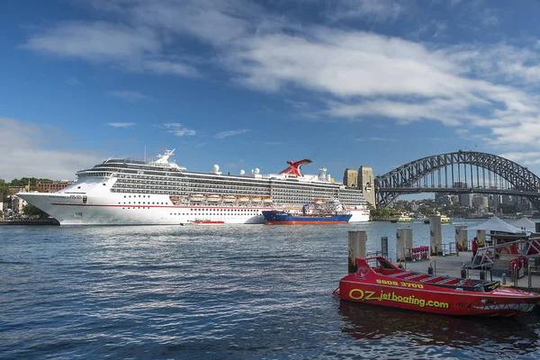 Sydney Australië Maart 2018 Oceaanstomer Cruise Die Carnival Legend Geparkeerd — Stockfoto