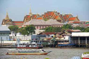 Wat Phra Kaew (Keo), Grand Palace bileşim, Bangkok, Tayland bulunan Emerald Buda Tapınağı