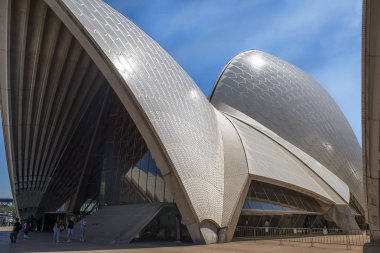 Sydney, Avustralya - 24 Mart 2018: Ana giriş için Sydney Opera Binası bir çok mekan sahne sanatları Sidney, yeni Güney Galler yeridir