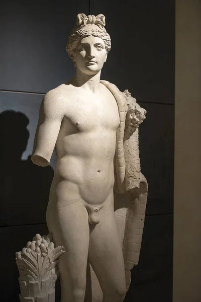 Antique Statue Young Man Ancient Greek God — Stock Photo, Image