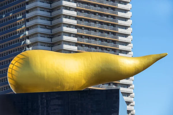 Tokio Japón Noviembre 2019 Edificio Sede Asahi Breweries Con Llama — Foto de Stock