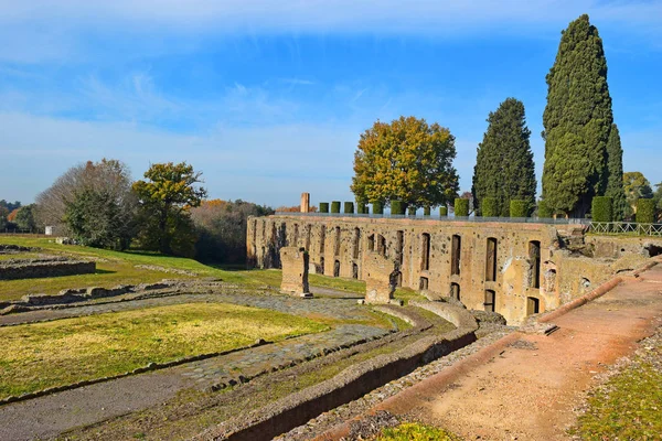 位于Villa Adriana Hadrians Villa 的风景如画 位于意大利罗马附近Tivoli的大型罗马考古建筑群 — 图库照片