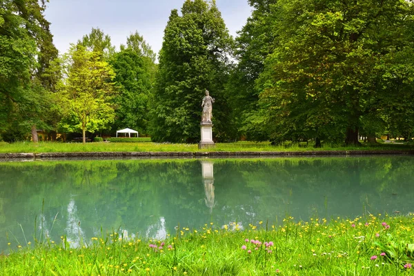 Salzbourg Autriche Mai 2019 Étang Avec Sculptures Dans Parc Palais — Photo