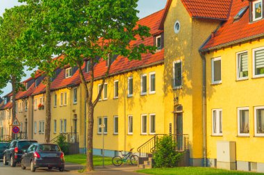  Condominiums üst üste 