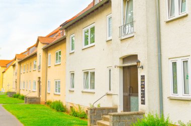  Condominiums üst üste 