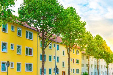  Condominiums üst üste 