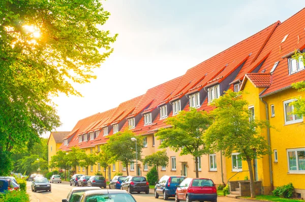  Condominiums üst üste 