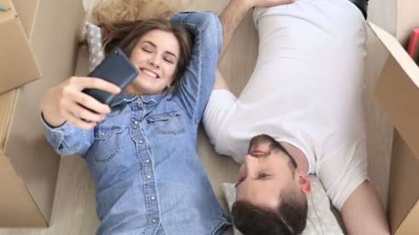 Couple Fooling Relocation Making Selfies — Stock Video