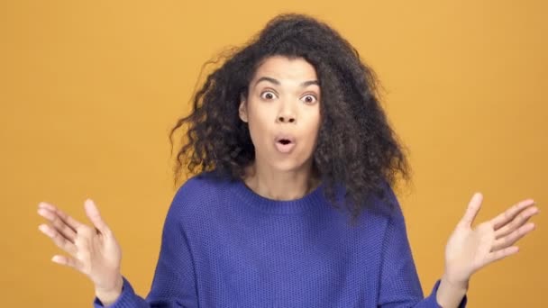 Close Portrait Excited Afro American Woman Showing Wow Wonder Emotion — Stock Video