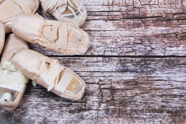 Eski bale ayakkabıları klasik dans için