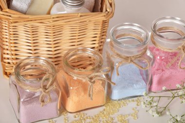 Farklı kokuları ile banyo için doğal kozmetik