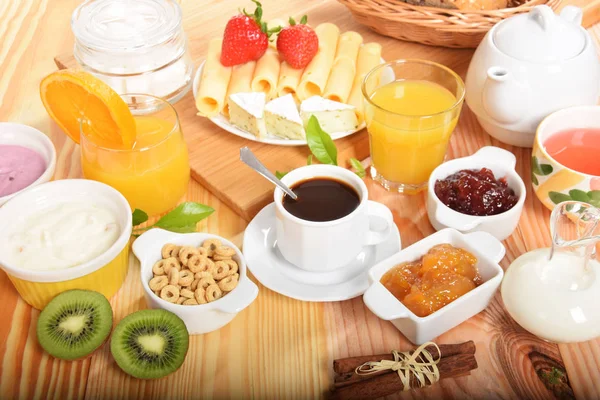 Sarı ve beyaz peynir pul ile Kahvaltı