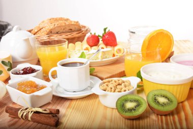 Sarı ve beyaz peynir pul ile Kahvaltı