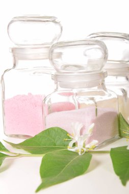 Gül tuz banyosu için