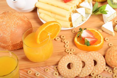 Sarı ve beyaz peynir pul ile Kahvaltı