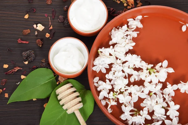 Vücut ile Lila çiçek krem