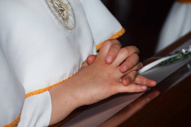 Dua katlanmış eller