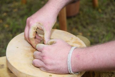Şahsen yapılır kil tencere