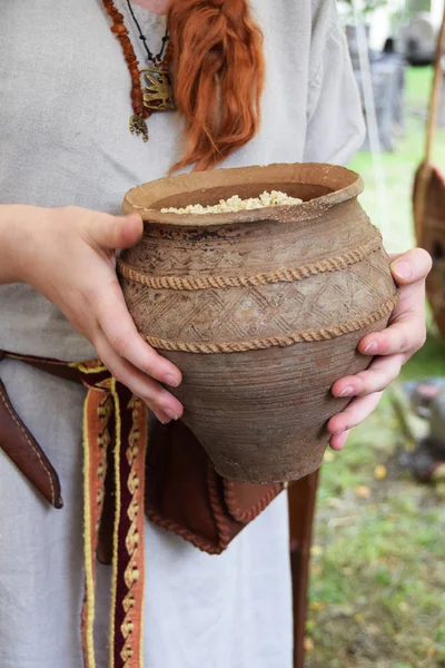 Pots en argile et pots médiévaux — Photo