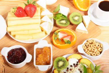 Sarı ve beyaz peynir pul ile Kahvaltı