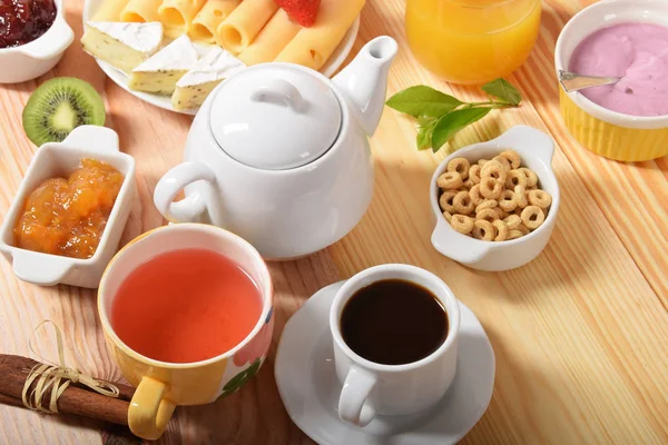 Sarı ve beyaz peynir pul ile Kahvaltı