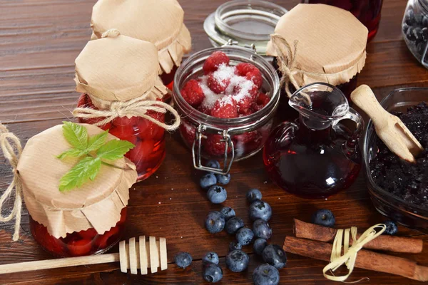 Berry juice, málna és cukor — Stock Fotó