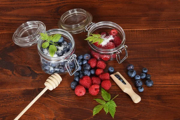 yaban mersini ve ahududu kavanoz kış çayı için