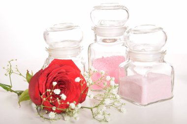 Gül tuz banyosu için