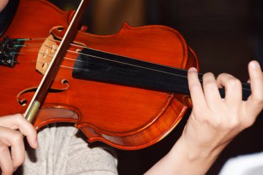 Keman Viyola ve çello için Senfoni Orkestrası