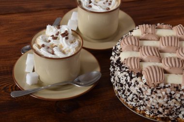 kahve krema ve çikolata ve kahve krem ca ile