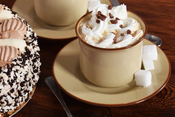 kahve krema ve çikolata ve kahve krem ca ile