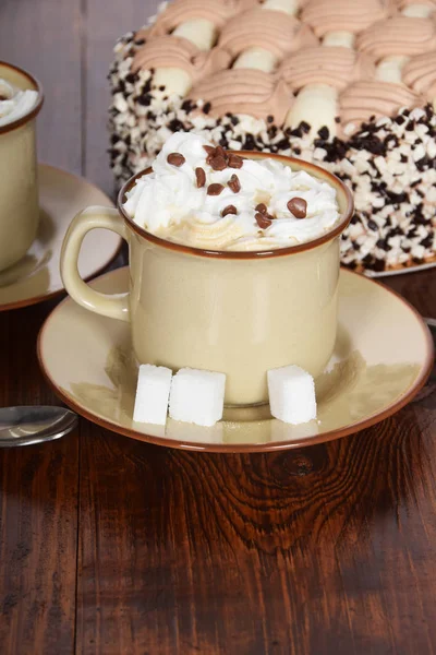 kahve krema ve çikolata ve kahve krem ca ile