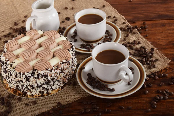 곡물 및 커피 케이크 블랙 커피 — 스톡 사진