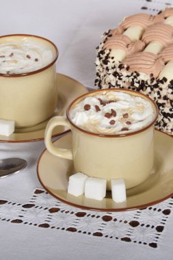 kahve krema ve çikolata ve kahve krem ca ile