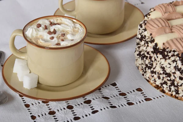 kahve krema ve çikolata ve kahve krem ca ile