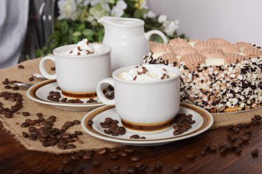 kahve krema ve çikolata ve kahve krem ca ile