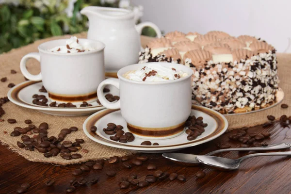 kahve krema ve çikolata ve kahve krem ca ile