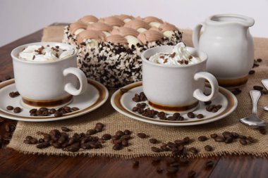 kahve krema ve çikolata ve kahve krem ca ile