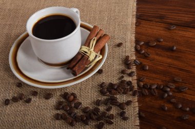 Vanilya ile siyah kahve