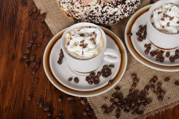Café con crema batida y chocolate y café con crema ca — Foto de Stock