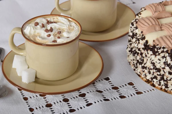 kahve krema ve çikolata ve kahve krem ca ile