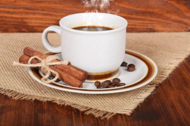 sıcak siyah kahve vanilya ile seramik Kupası